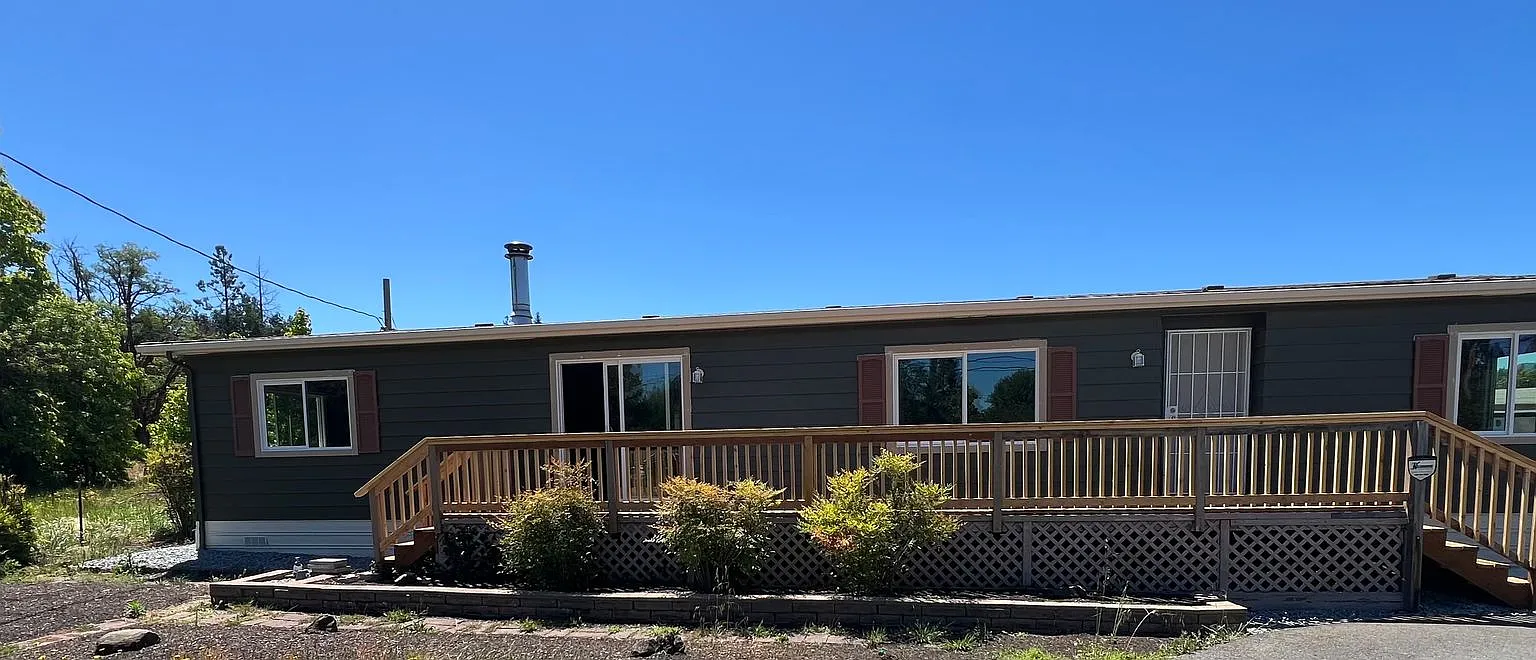 4366.1t - 829 West Harbeck Rd. — Photo 1