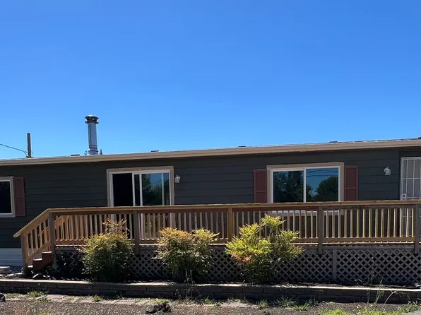 829 W Harbeck Rd #1 & 2, Grants Pass, OR 97527