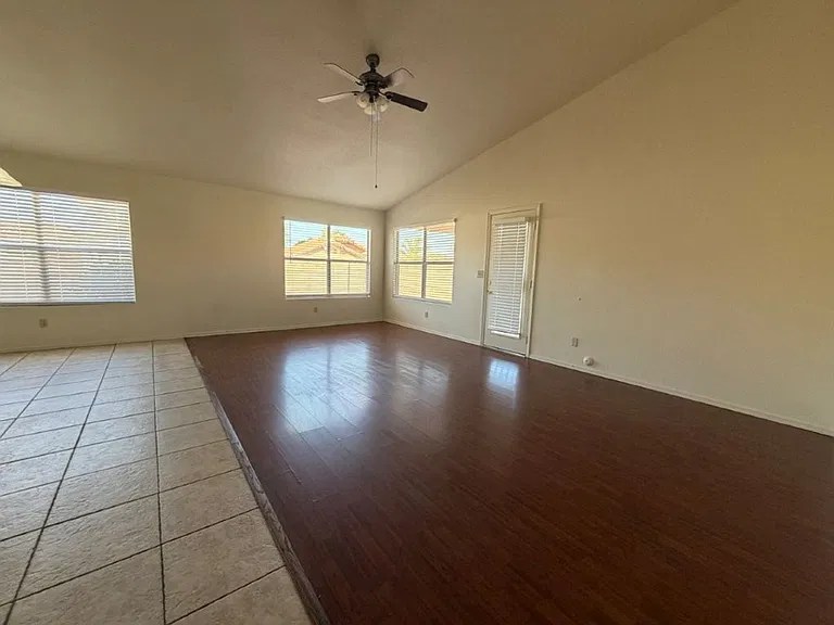 15435 S 44th Way — Photo 7