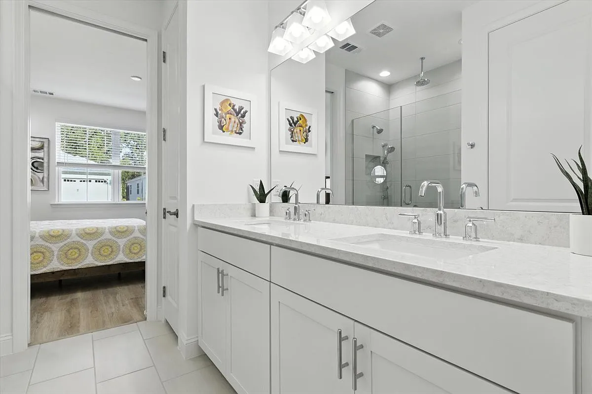 2 bed, 1378 sqft, $3,000 — Photo 2