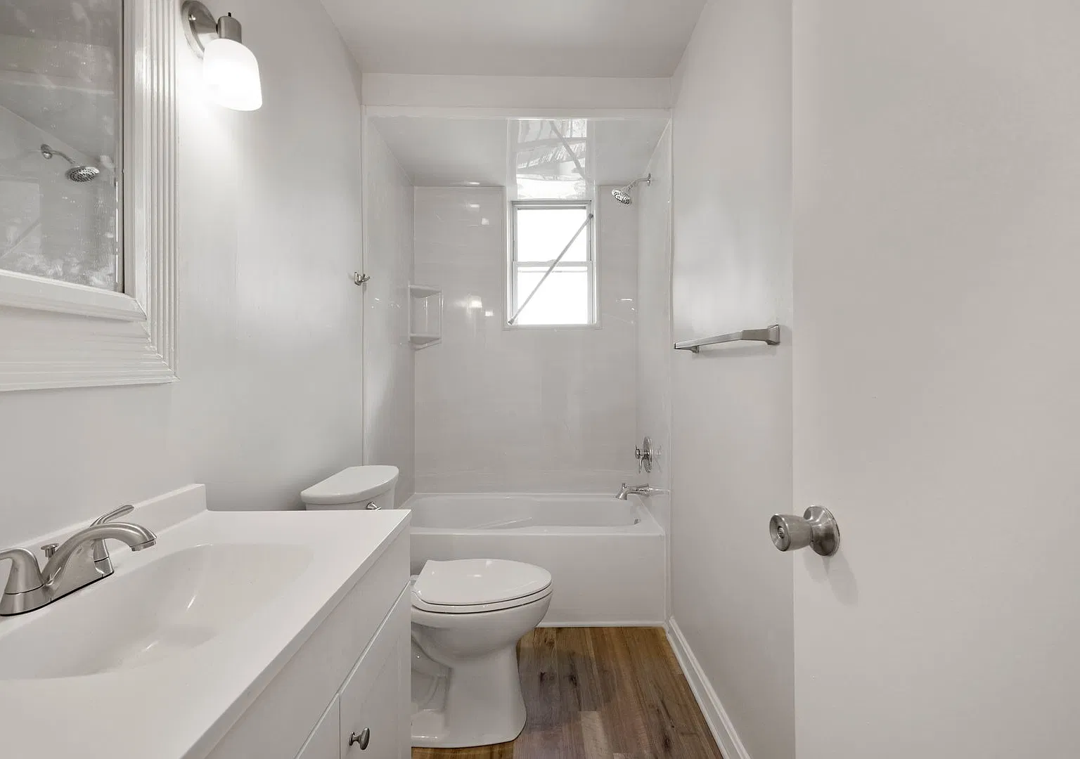 Gorgeous 2 bedroom in Pittsburgh available November 15! — Photo 2