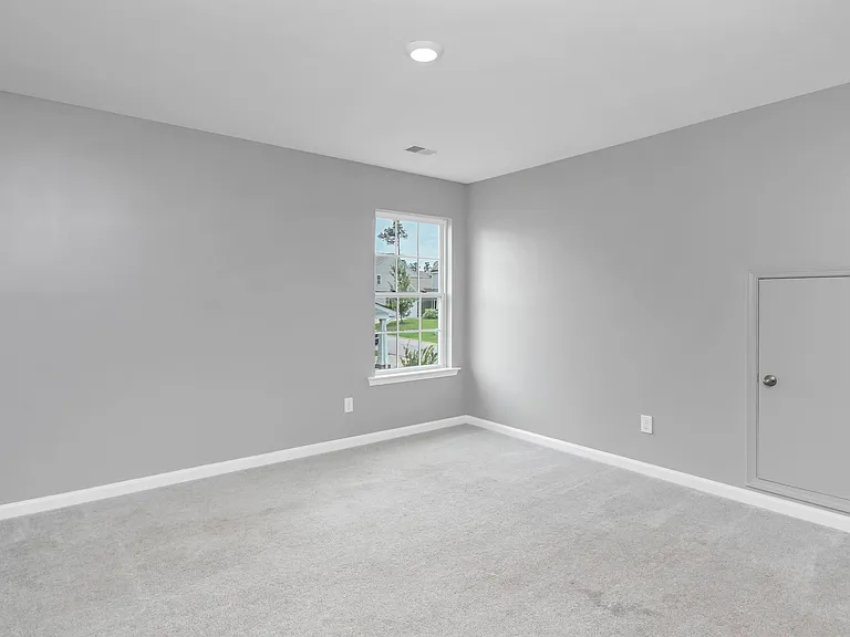 414 Tulip Way — Photo 39