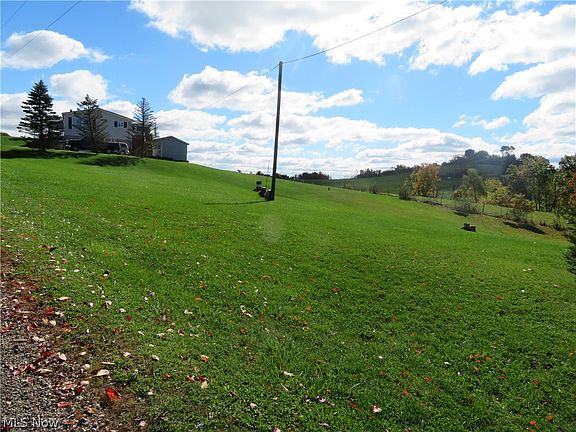 3rd image of 59970 Westwind Ln