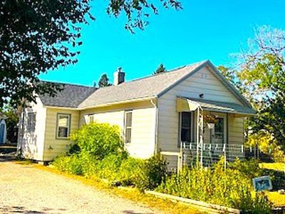 610 S 14th St, Hot Springs, SD, 57747