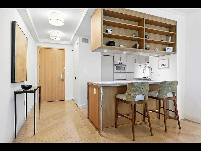 212 Warren St #4R — Photo 3