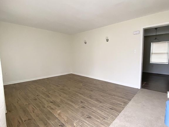 4th image of 212 Bayberry St
