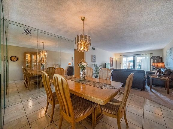 4th image of 4401 Martinique Court #D3