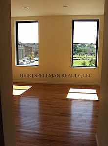 4th image of 39 Mineola Blvd Ste 3E