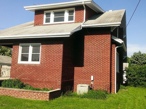 3rd image of 2715 Whittier Ave