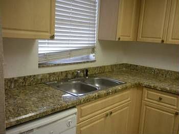 4th image of 1702 S Dixie Hwy #18