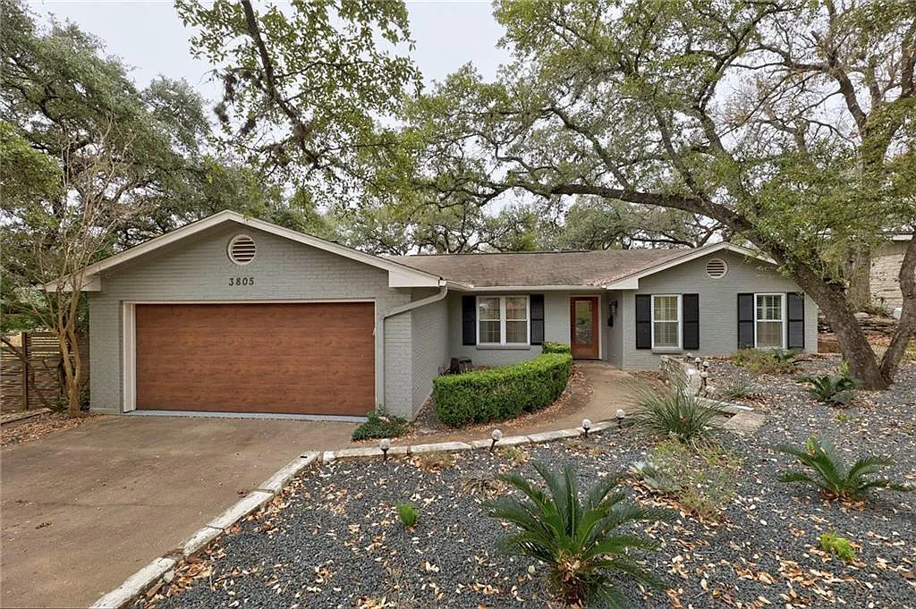 Building Photo - 3805 Hillbrook Dr