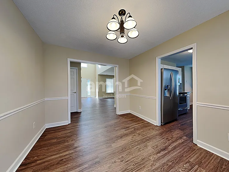 1605 Glenn Meade Dr — Photo 5