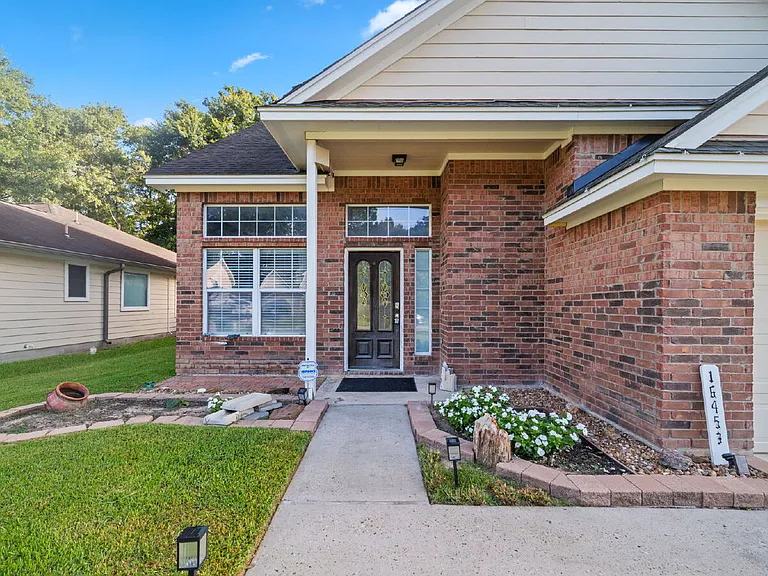 16453 Ryan Guinn Way — Photo 3