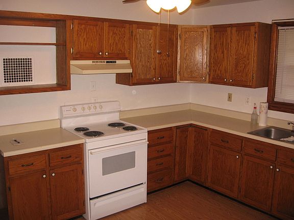 lots of cabinet space