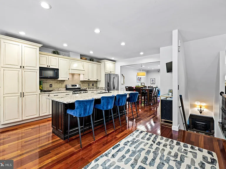 31 Iron Mill Garth — Photo 4