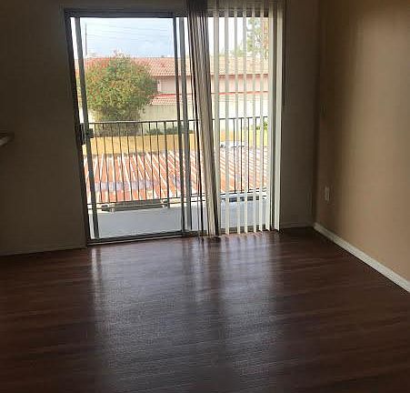 Dining room/ balcony