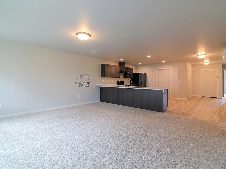 301 S Cedar Ave — Photo 5