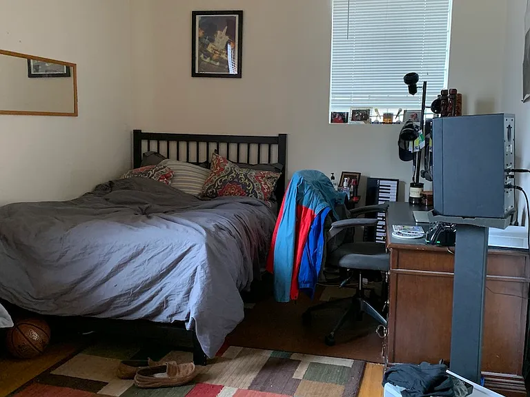 1358 W Barry Ave #1 — Photo 6