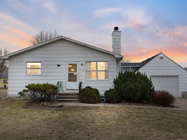 222 N 2nd Ave E, Truman, MN 56088