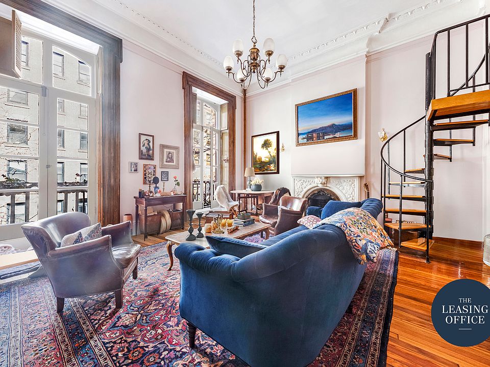 1st image of 28 W 12th St Suite 2