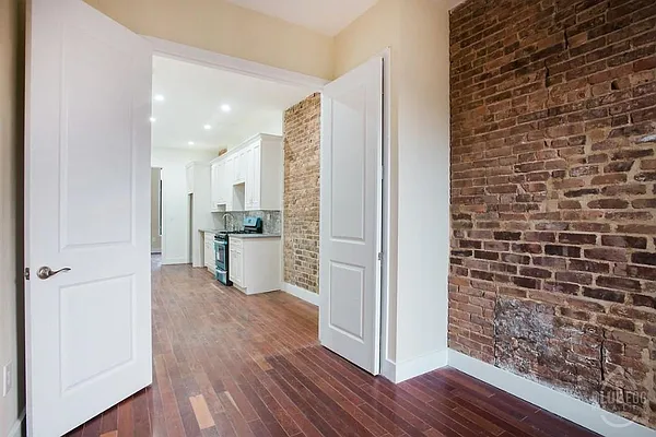 Rented by Blue Egg Realty Corp | media 42