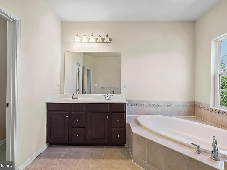 22607 Winding Woods Way — Photo 18
