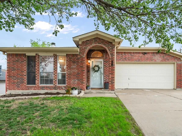 10109 High Bluff Dr, Fort Worth, TX 76108