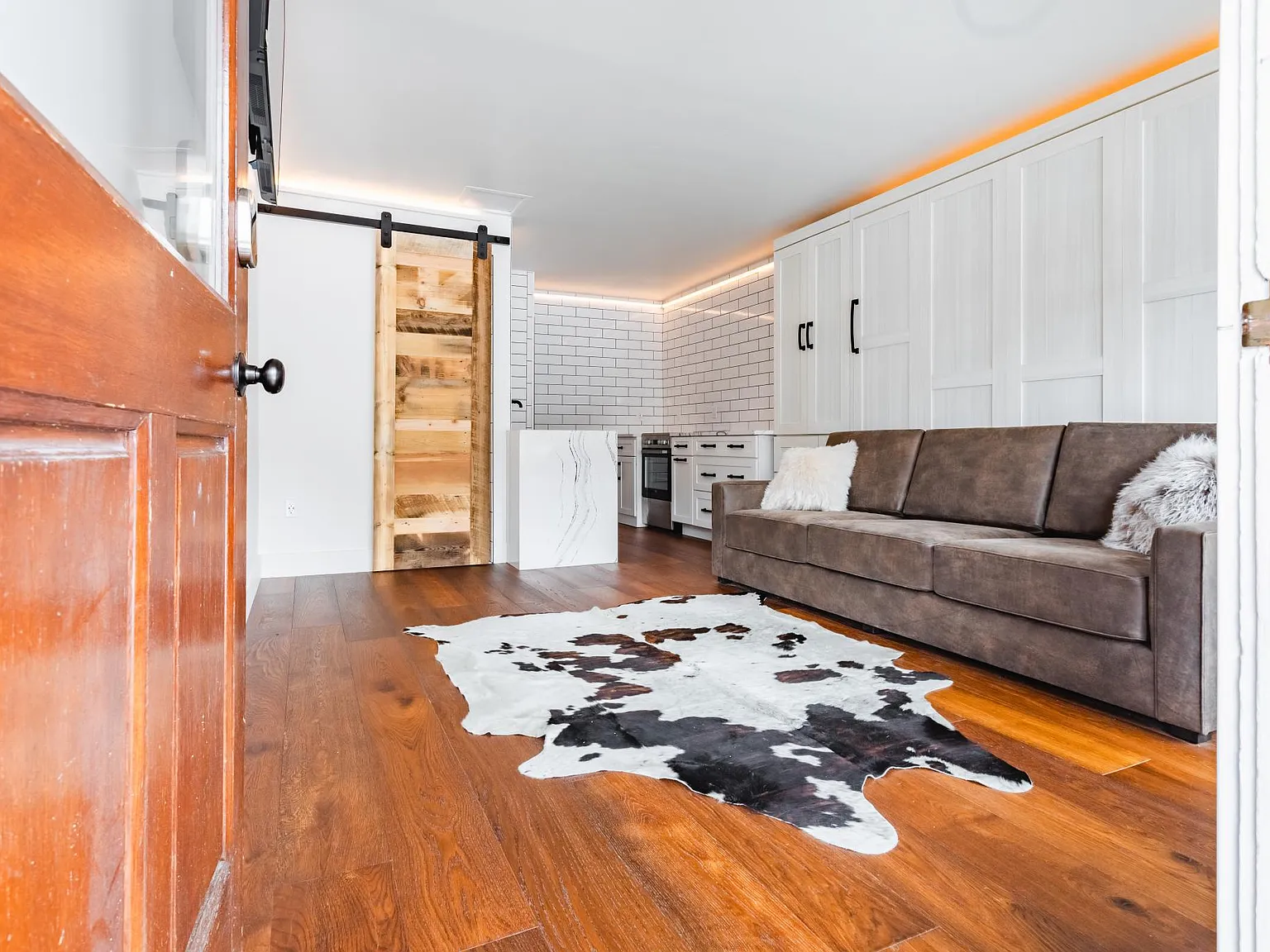 900 E Hopkins Ave — Photo 3