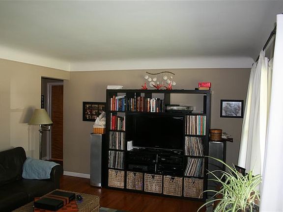 4th image of 1605 Argyle Cres #Crs