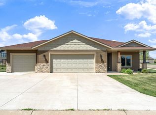290 Acorn Pl NE, Owatonna, MN 55060