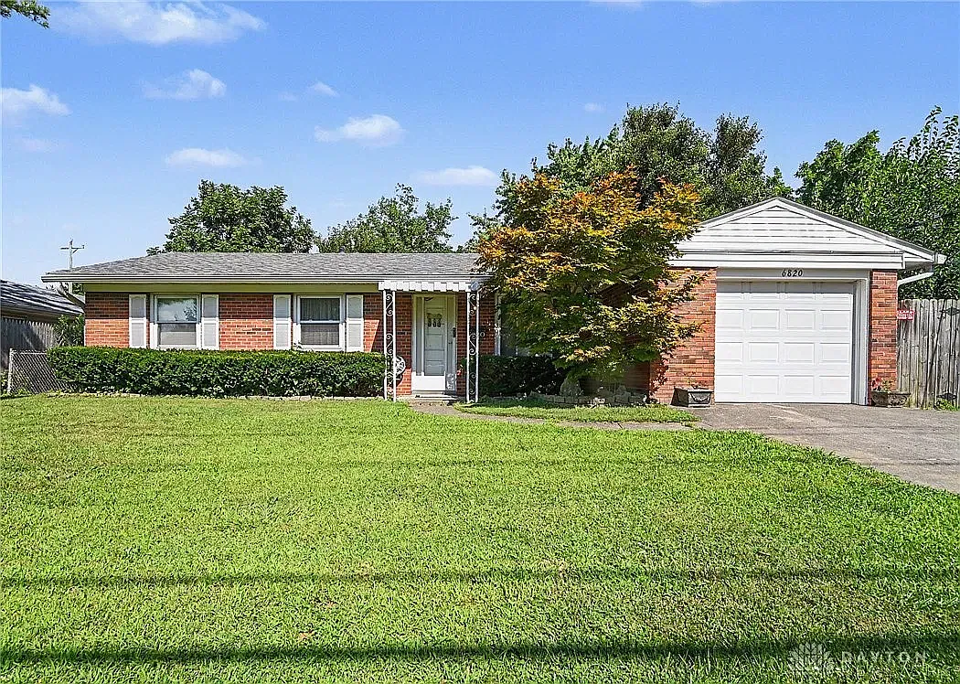 3 bed, 1.5 bath, 1056 sqft, $2,200 — Photo 1