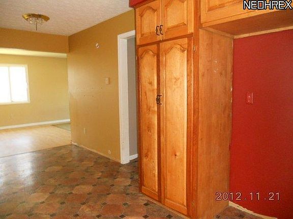 4th image of 4612 Brushwood Cir