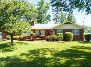 8326 Burchfield Dr, Oak Ridge, TN 37830