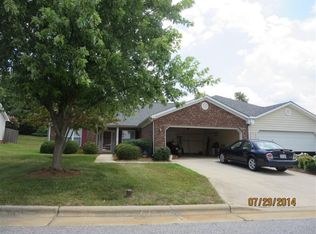 2958 Eagle Pointe Dr, High Point, NC 27265