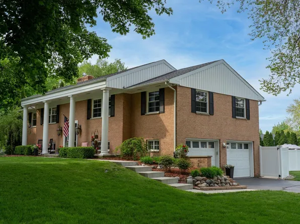 1206 Fairfield Dr, Mount Pleasant, MI 48858