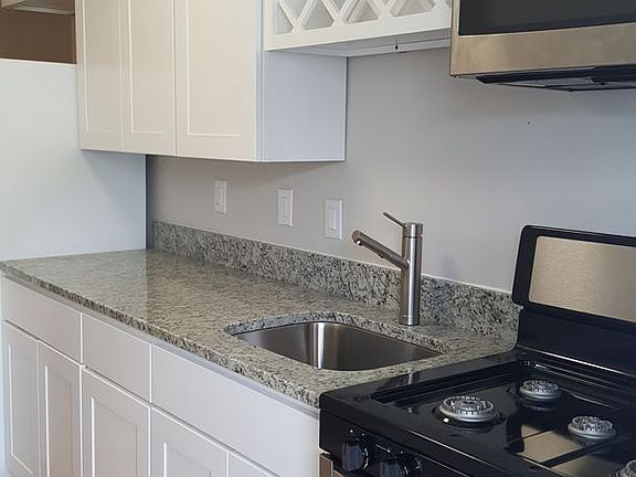 5th image of 2105 Mount Vernon Ave