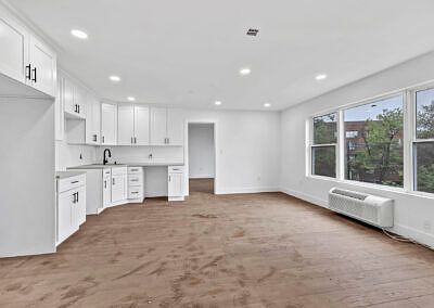 3rd image of 74 Broadway St #11528997