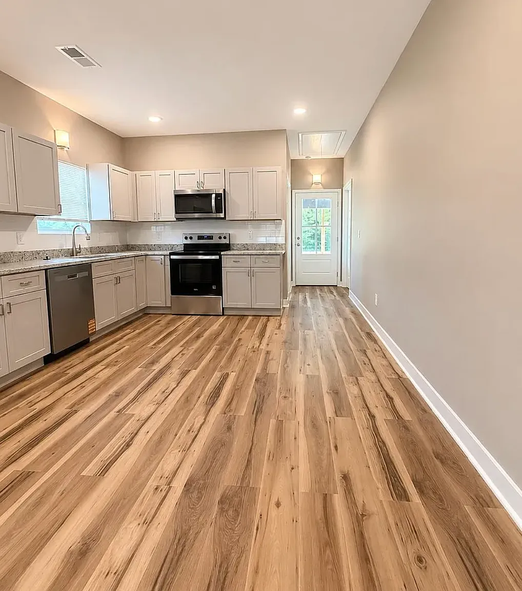 3 bed, 1350 sqft, $2,000 — Photo 4
