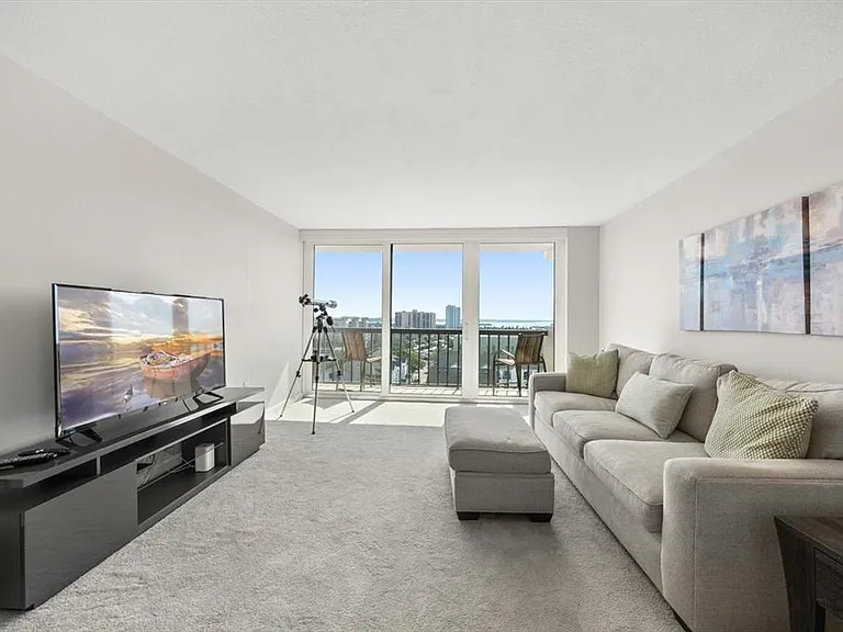400 Island Way #901 — Photo 11