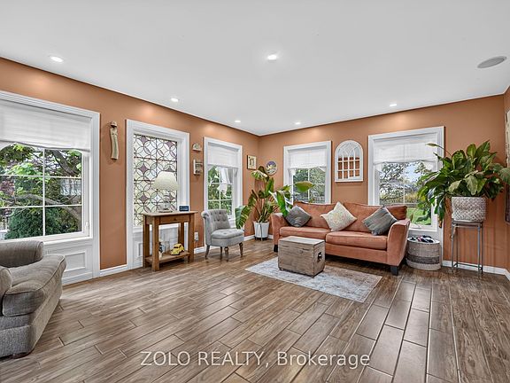 5th image of 381 Beachview Ave