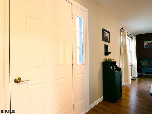 5th image of 120 Wiltshire Dr