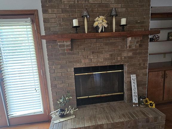 3rd image of 1018 Cliffwood Dr