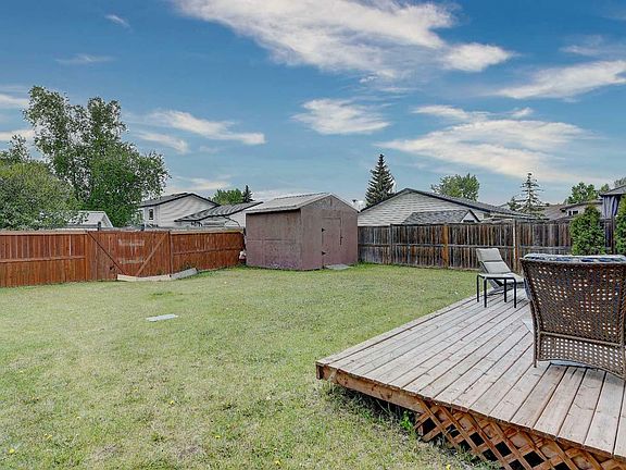 4th image of 9053 102nd Ave