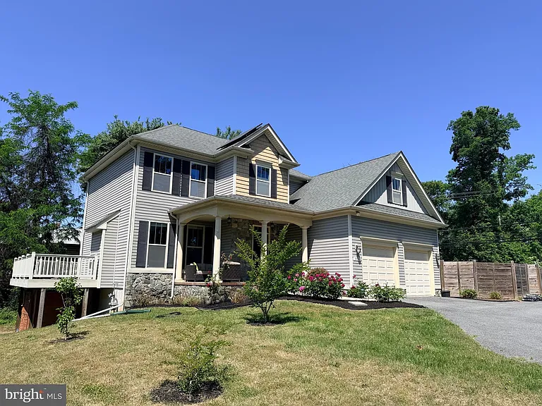 5790 Hunt Club Rd — Photo 1
