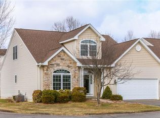 12 Green Briar Dr UNIT 12, Suffield, CT 06078