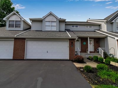 5468 Village Station Cir, Williamsville, NY, 14221