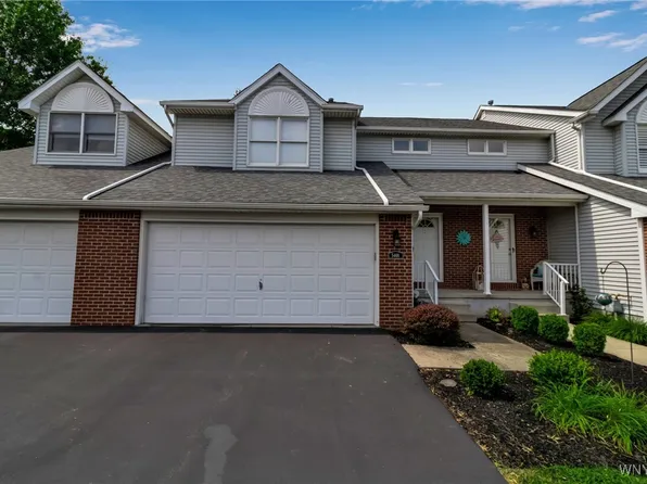 5468 Village Station Cir, Williamsville, NY 14221