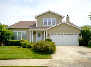 4 Sunridge Ln, Buffalo Grove, IL 60089