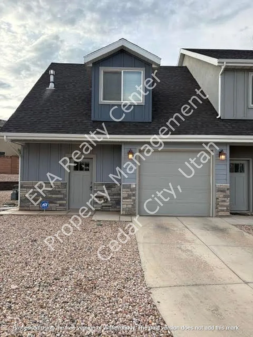 Newer Construction - 2 bedroom - 2.5 Bathroom — Photo 1