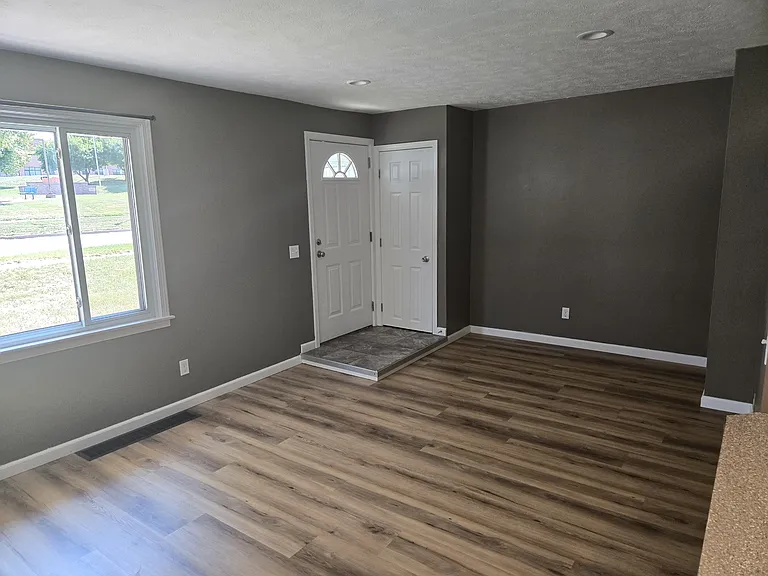 426 W Main St — Photo 13